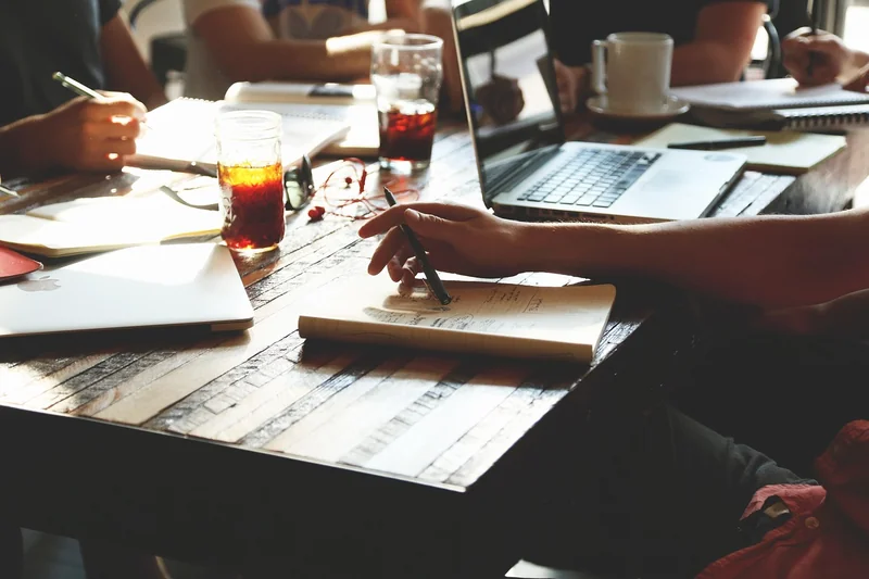 Networking et identité d’entreprise : comment garder le cap